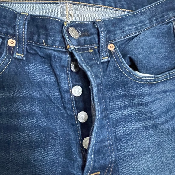 Levi Strauss Co 501 Button Fly Dark Wash Denim Jeans Women's W32 L32 Raw Hem - Picture 2 of 6